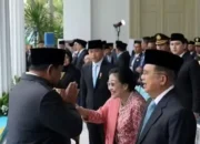 Momen Hangat Prabowo dan Megawati Usai Upacara Hari Lahir Pancasila, Bergandengan Tangan dan Penuh Senyum