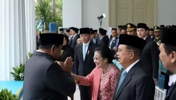 Momen Hangat Prabowo dan Megawati Usai Upacara Hari Lahir Pancasila, Bergandengan Tangan dan Penuh Senyum