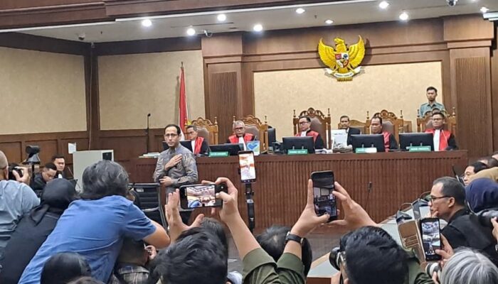 BBREAKING NEWS: Nadiem Makarim Divonis 10 Tahun Penjara dalam Kasus Korupsi Chromebook, Hakim Jatuhkan Denda Rp1 Miliar dan Uang Pengganti Rp809 Miliar