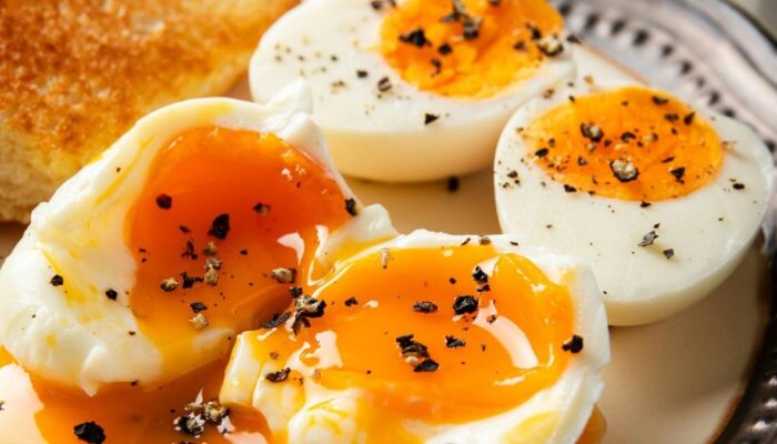 Rahasia Merebus Telur Setengah Matang yang Sempurna, Ini Durasi Ideal agar Kuning Tetap Lumer