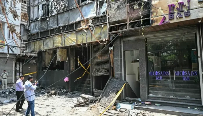 Tragedi Hotel Terbakar di New Delhi! 21 Tewas, Mayoritas WNA, Korban Terjebak hingga Lompat dari Lantai Atas