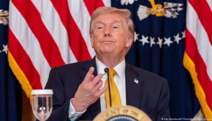 Trump Klaim Iran Setuju Denuklirisasi, Teheran Bantah Ada Kesepakatan Jelang Pertemuan di Qatar