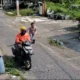 Viral! Bocah di Pasuruan Jadi Korban Jambret Modus Tanya Alamat, Pelaku Berjaket Mirip Shopee Food Terekam CCTV