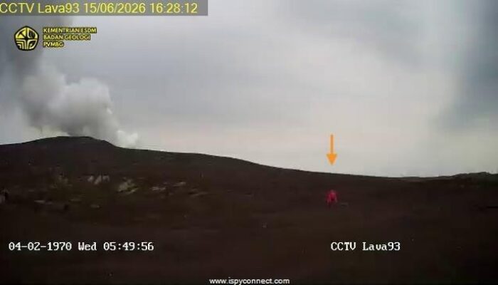 Viral Wisatawan Nekat Naik Gunung Anak Krakatau, Padahal Status Waspada dan Radius 2 Km Masih Dilarang