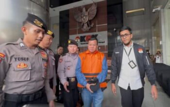KPK Tahan Bupati Kuansing Suhardiman Amby, Diduga Minta Toyota Land Cruiser Rp2,05 Miliar untuk Loloskan Jabatan Sekda
