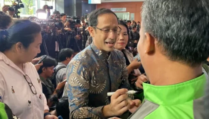 Nadiem Makarim Menangis Usai Divonis 10 Tahun Penjara Kasus Chromebook: “Saya Tak Tahu Lagi Harus Meminta Keadilan ke Siapa”